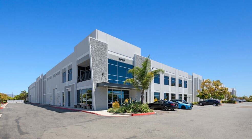 6060 Business Center Ct, San Diego, CA à louer - Photo du bâtiment - Image 2 de 11