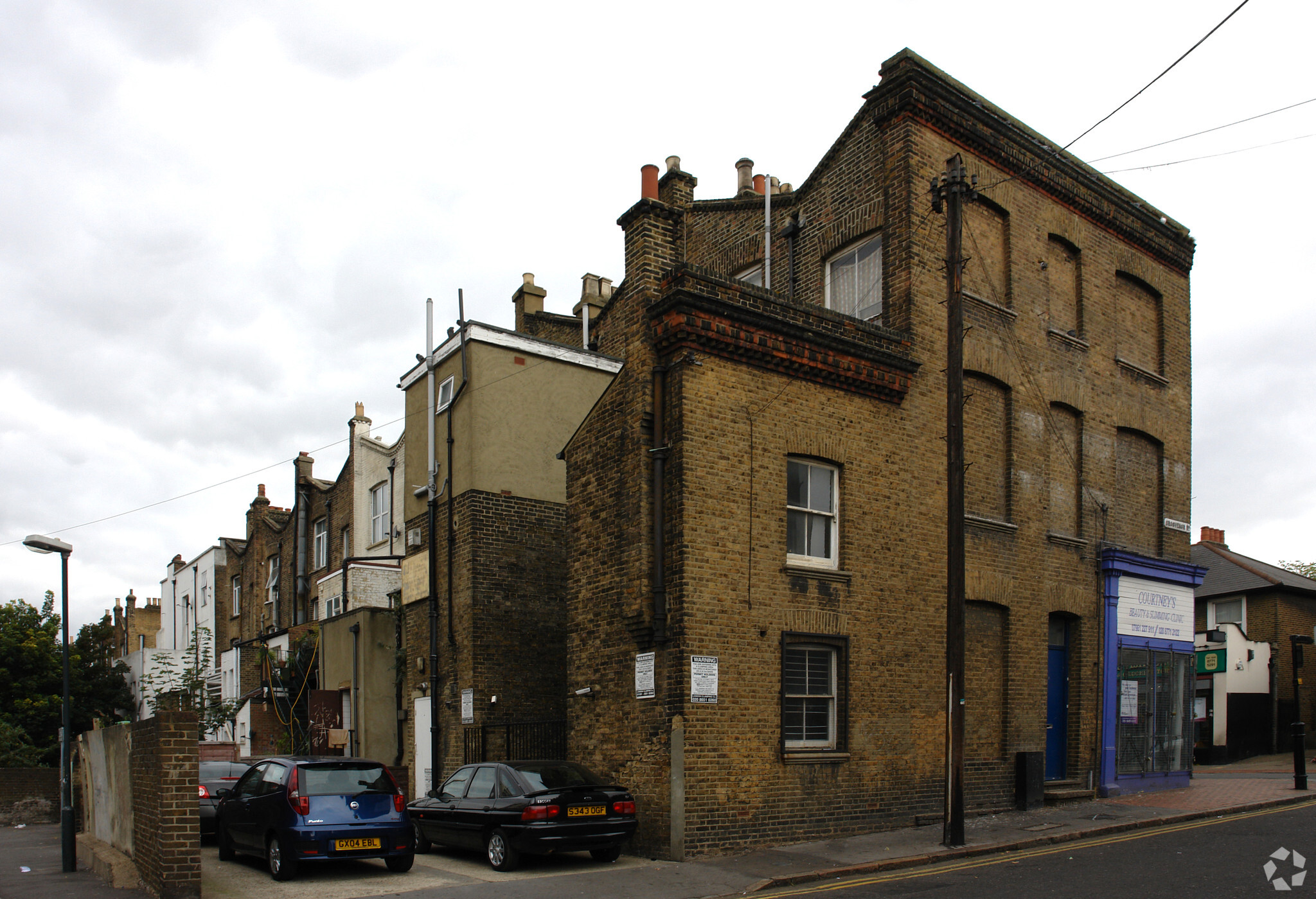 68-74 High St, London à vendre Photo principale- Image 1 de 1