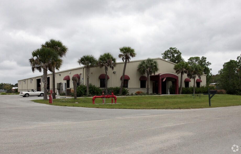 9971 Bavaria Rd, Fort Myers, FL à vendre - Photo du bâtiment - Image 2 de 14
