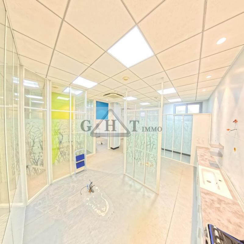 Retail in Créteil for sale Interior Photo- Image 1 of 9