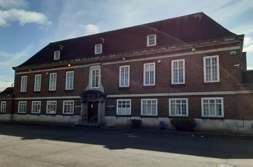 71 Lordship Ln, London for lease - Primary Photo - Image 1 of 5