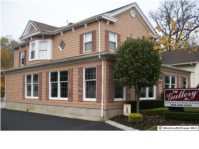 19 N Main St, Marlboro, NJ à vendre Photo principale- Image 1 de 34