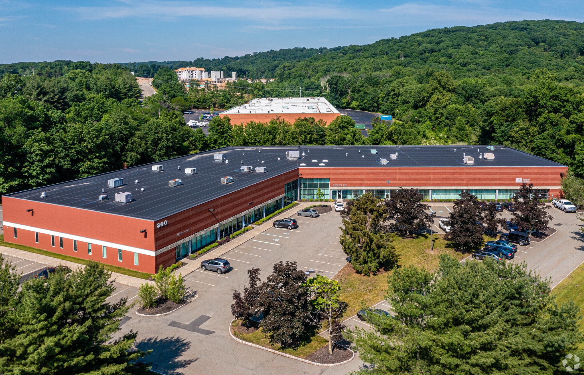 300 Roundhill Dr, Rockaway, NJ for lease Primary Photo- Image 1 of 6