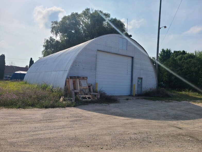 3320 US 31, Manistee, MI à vendre - Photo du bâtiment - Image 3 de 11
