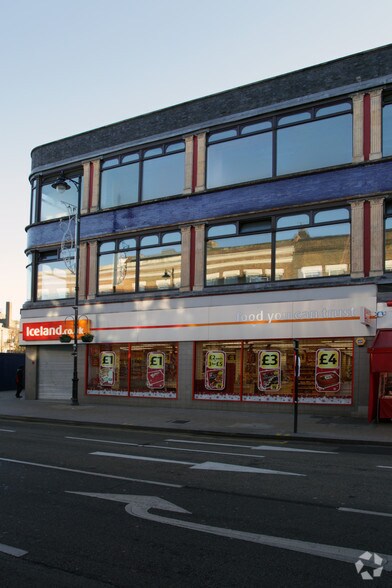 524-528 High Rd, Londres à louer - Photo du bâtiment - Image 2 de 4
