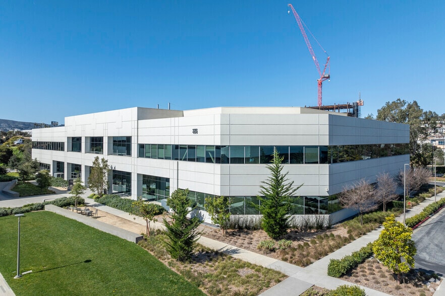 225 Gateway Blvd, South San Francisco, CA for lease - Building Photo - Image 2 of 10