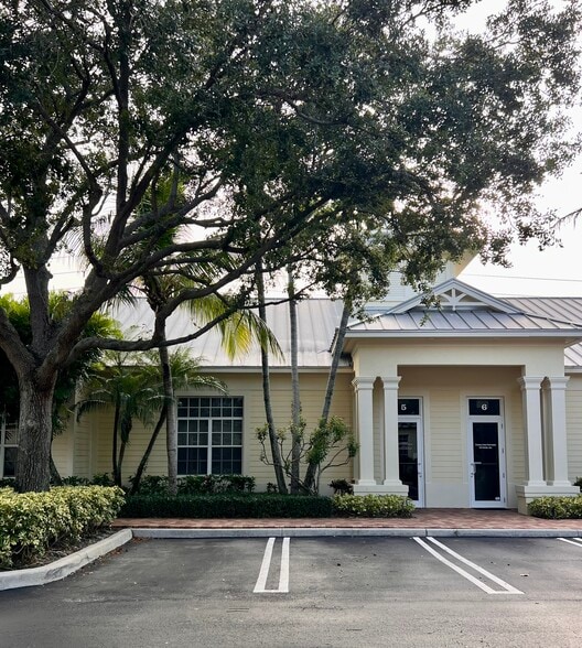 1935 Commerce Ln, Jupiter, FL for sale - Building Photo - Image 2 of 9