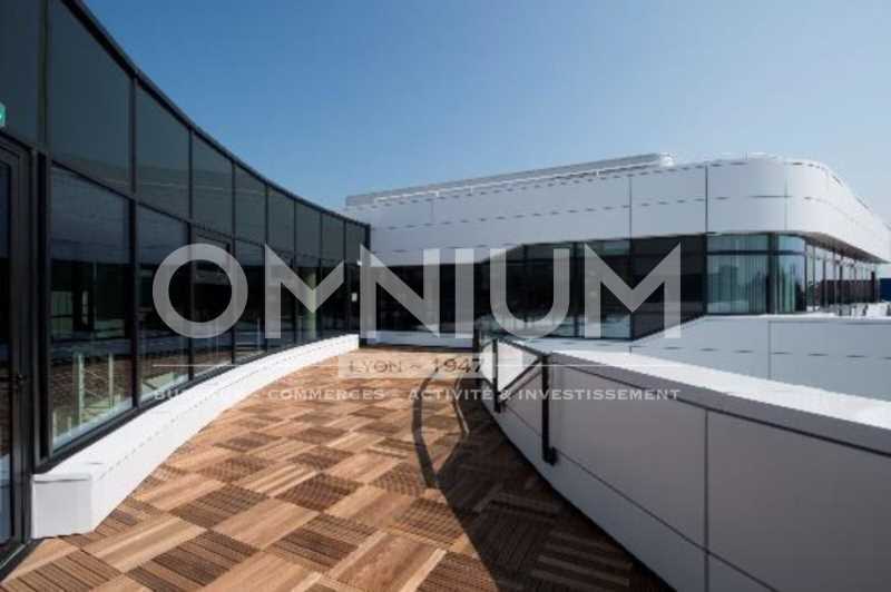 Office in Champagne-au-Mont-d'Or for lease - Building Photo - Image 3 of 3