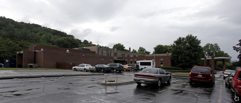 241 S Chamberlain Ave, Rockwood, TN for sale - Building Photo - Image 3 of 17