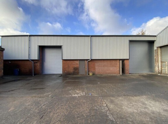10 Station Rd, Wolverhampton à louer - Photo du bâtiment - Image 2 de 2