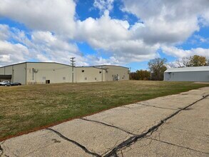 14836 W Ridge Ln, Dubuque, IA à louer Photo du bâtiment- Image 2 de 3