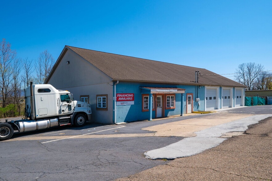 1090 Virginia Ave, Harrisonburg, VA for sale - Building Photo - Image 2 of 26