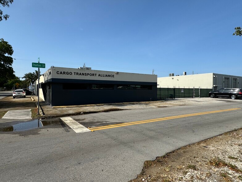 2216 N 20th Ave, Hollywood, FL à vendre - Photo du bâtiment - Image 2 de 21