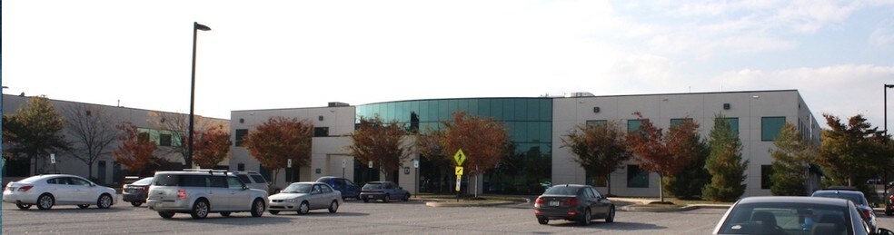 250 Fame Ave, Hanover, PA à louer - Photo du bâtiment - Image 3 de 16
