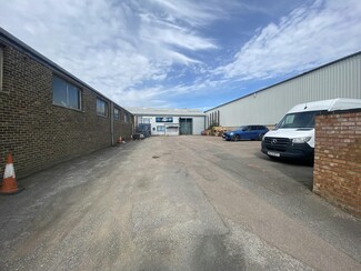 Plus de détails pour 2 Greycaine Rd, Watford - Industriel à louer