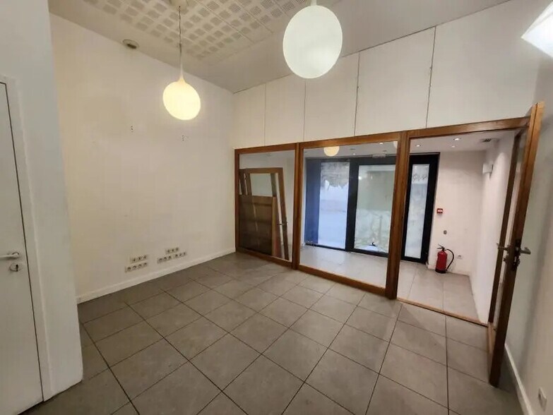 Retail in Montpellier for sale - Interior Photo - Image 3 of 12