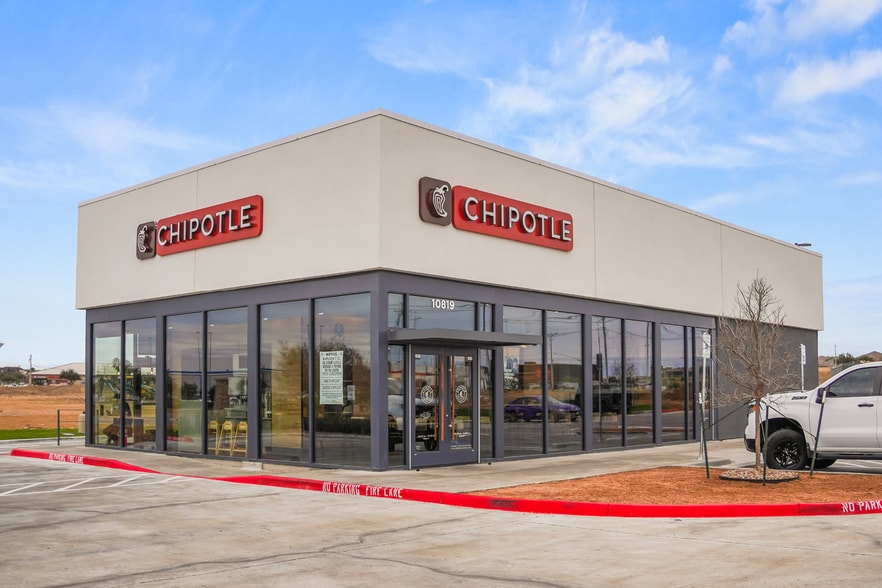 10819 International Blvd, Laredo, TX for sale - Primary Photo - Image 1 of 5