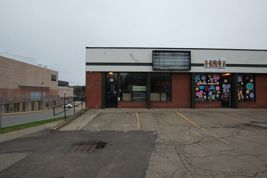 405 W Third St, Jamestown, NY à louer - Photo du bâtiment - Image 3 de 14