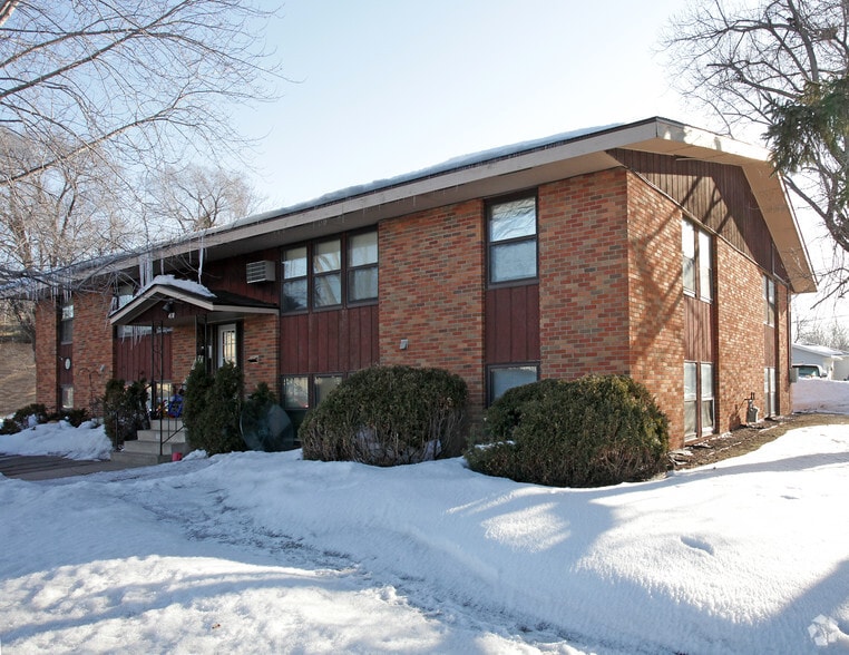 410 33rd Ave N, Saint Cloud, MN for sale - Building Photo - Image 3 of 8