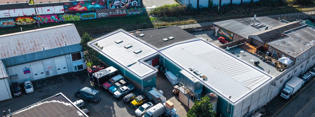 859 Devonshire Rd, Esquimalt, BC for lease Primary Photo- Image 1 of 2