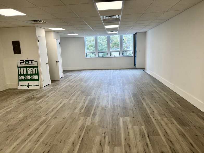 187 Veterans Blvd, Massapequa, NY for lease - Building Photo - Image 2 of 6