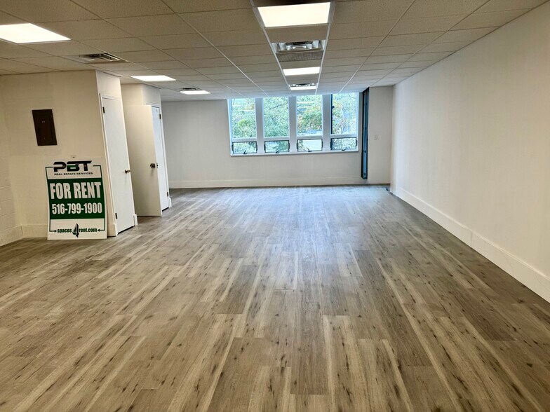 187 Veterans Blvd, Massapequa, NY à louer - Photo du bâtiment - Image 2 de 6