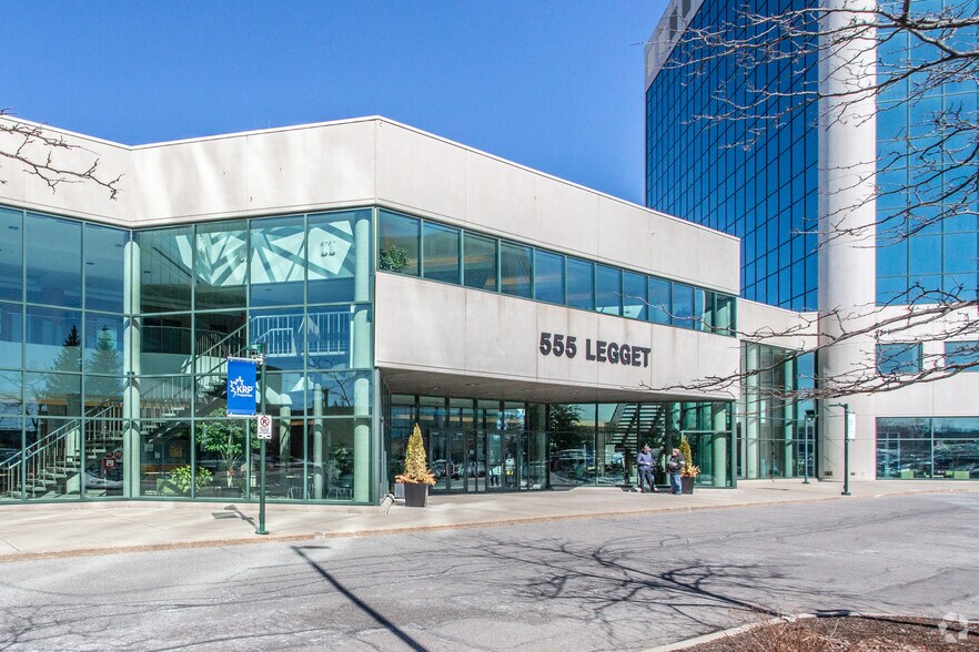 555 Legget Dr, Ottawa, ON à louer - Photo du bâtiment - Image 2 de 11