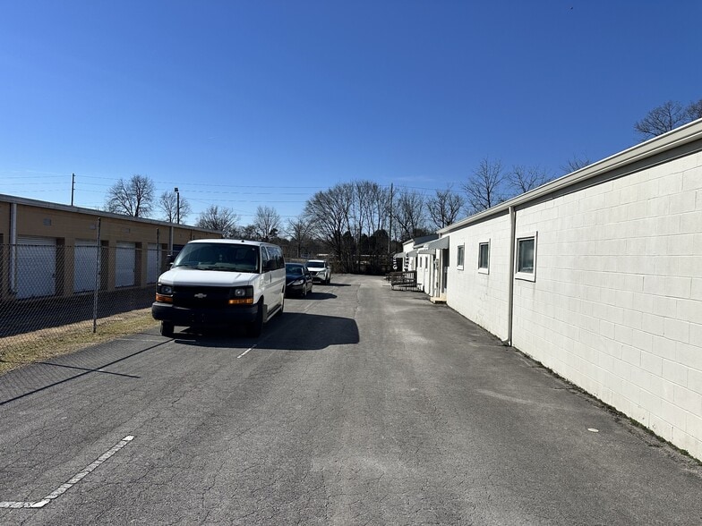 709 Davidson St, Tullahoma, TN à vendre - Photo du bâtiment - Image 3 de 12