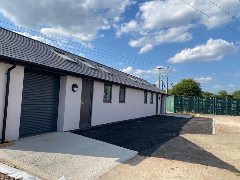 North Mills Rd, Bridport for lease - Building Photo - Image 2 of 3