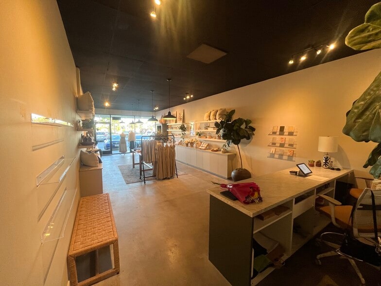 9901-9935 Topanga Canyon Blvd, Chatsworth, CA for lease - Building Photo - Image 2 of 15