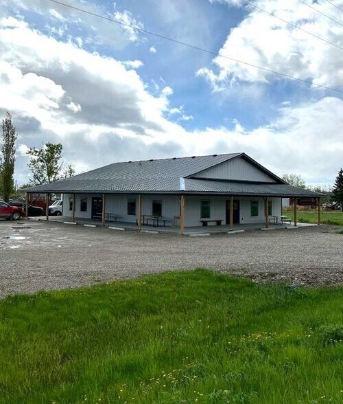 50 N Main St, Hill Spring, AB à vendre - Photo du bâtiment - Image 2 de 2