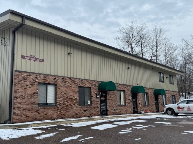 47 Gauthier Dr, Essex Junction, VT for sale Primary Photo- Image 1 of 12