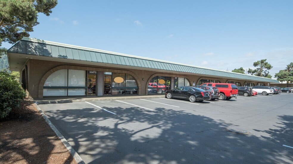 3571-3599 NW Yeon Ave, Portland, OR à louer - Photo du bâtiment - Image 1 de 32