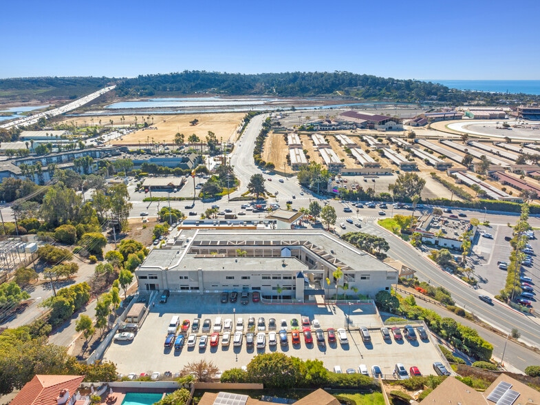 990 Highland Dr, Solana Beach, CA for lease - Building Photo - Image 2 of 21