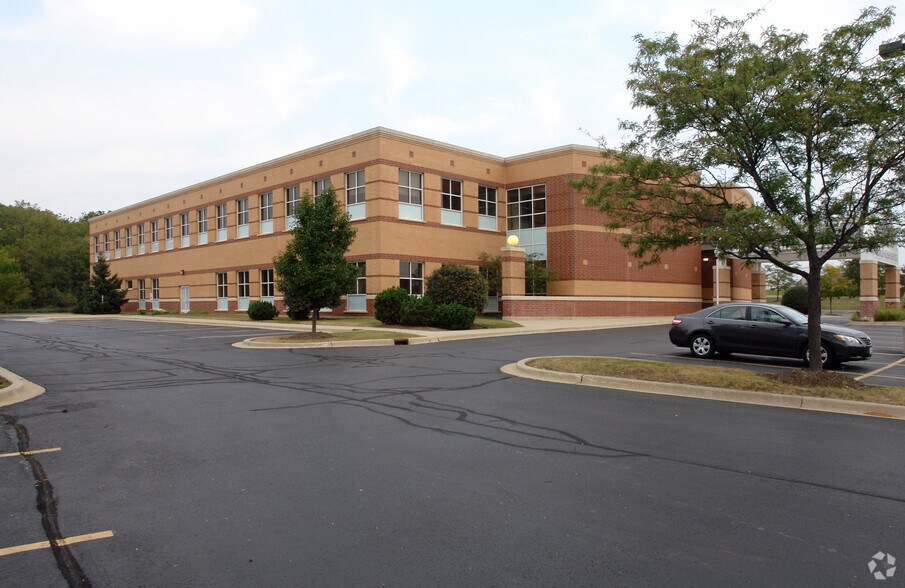 1800 W McDonough Rd, Hoffman Estates, IL à louer - Photo du bâtiment - Image 3 de 4