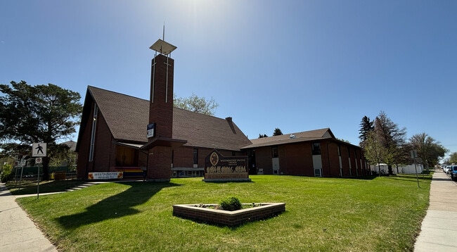 More details for 101 6 St SE, Medicine Hat, AB - Specialty for Sale