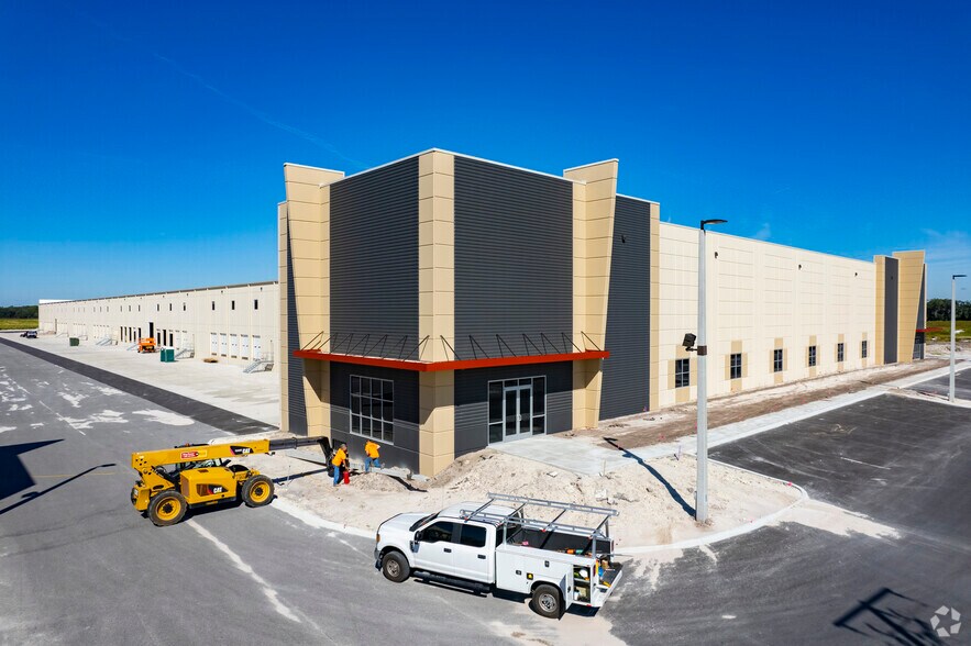 1500 County Line Rd, Plant City, FL for lease - Primary Photo - Image 1 of 7