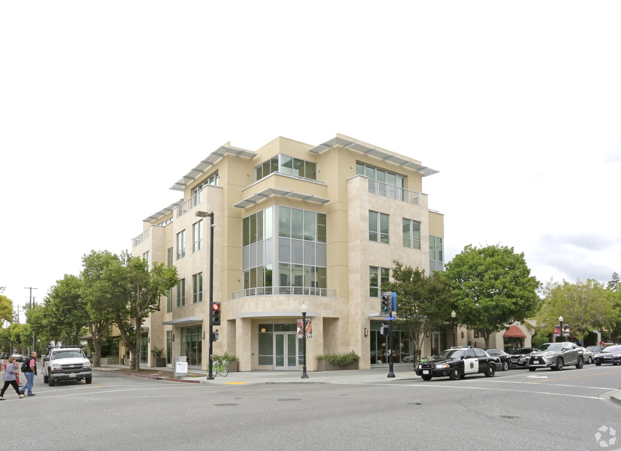 605-650 Castro St, Mountain View, CA for lease Primary Photo- Image 1 of 8