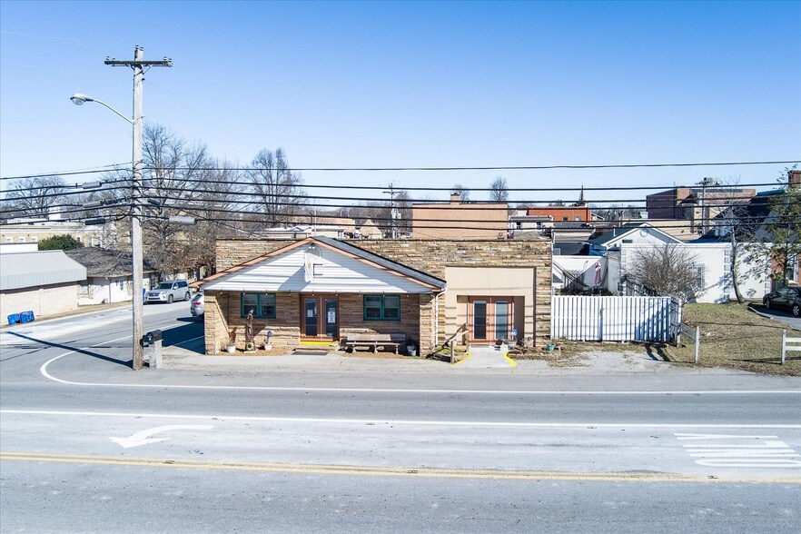 142 West Ave, Crossville, TN for sale - Building Photo - Image 1 of 49