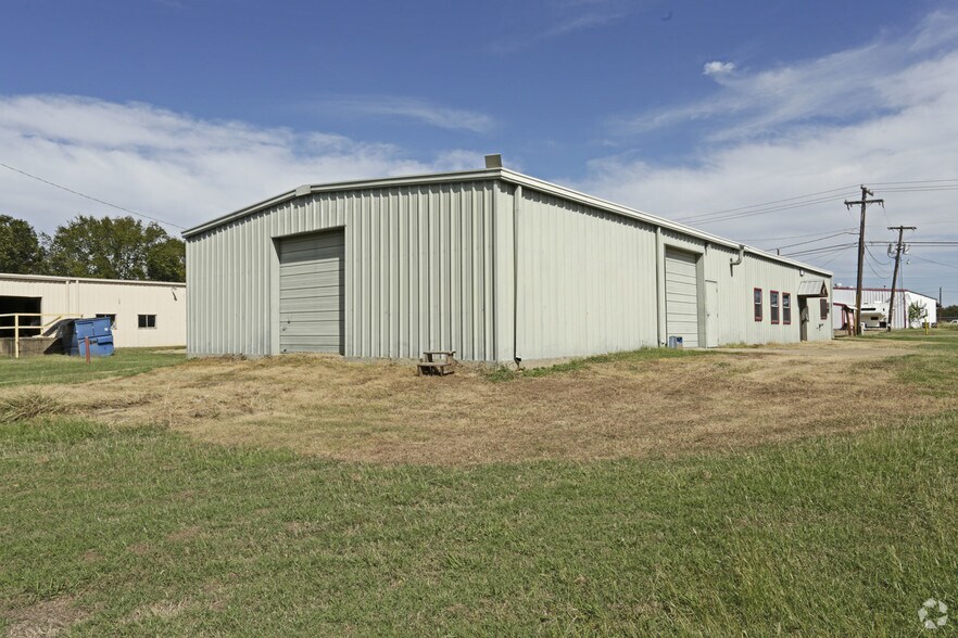 2411 N Preston St, Ennis, TX à vendre - Photo du bâtiment - Image 3 de 6