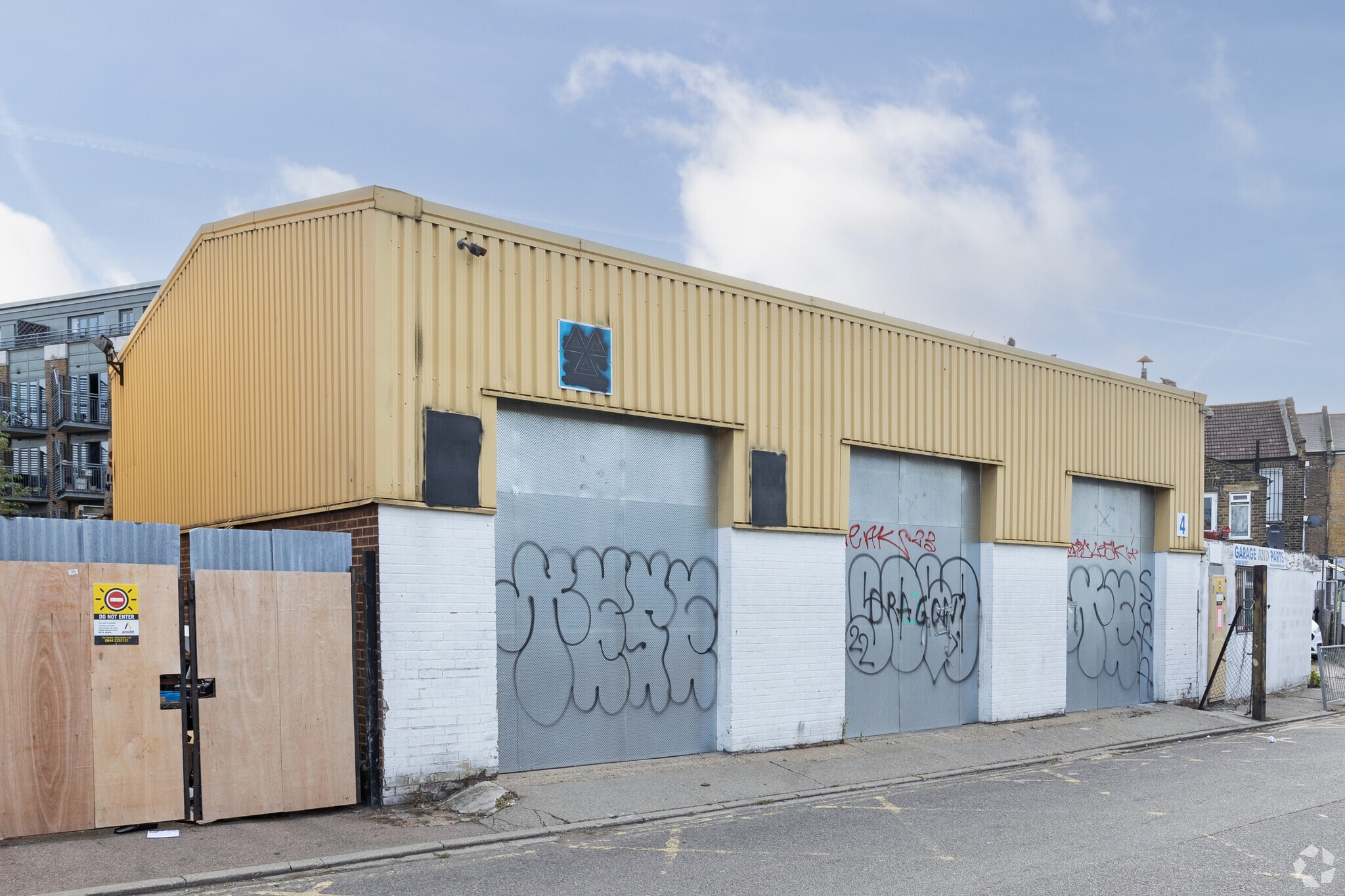 4 Joseph Ray Rd, London for lease Primary Photo- Image 1 of 4