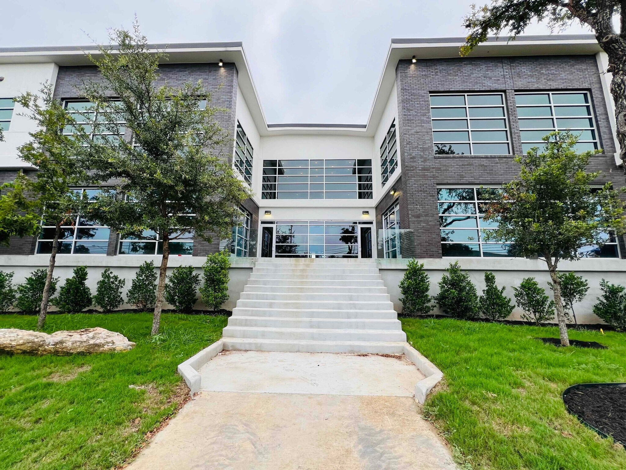 8701 Menchaca Rd, Austin, TX à louer Photo du bâtiment- Image 1 de 22
