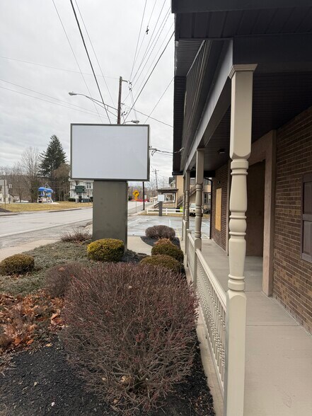 8192 State Rte 6, Meshoppen, PA à vendre - Photo du bâtiment - Image 3 de 11