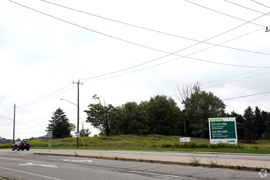 635 Erb St W, Kitchener, ON for sale - Primary Photo - Image 1 of 1