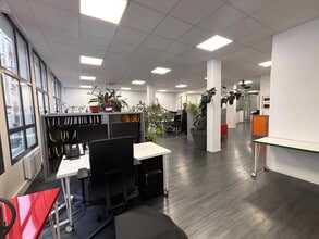 Office in Saint-Denis for lease Interior Photo- Image 2 of 7