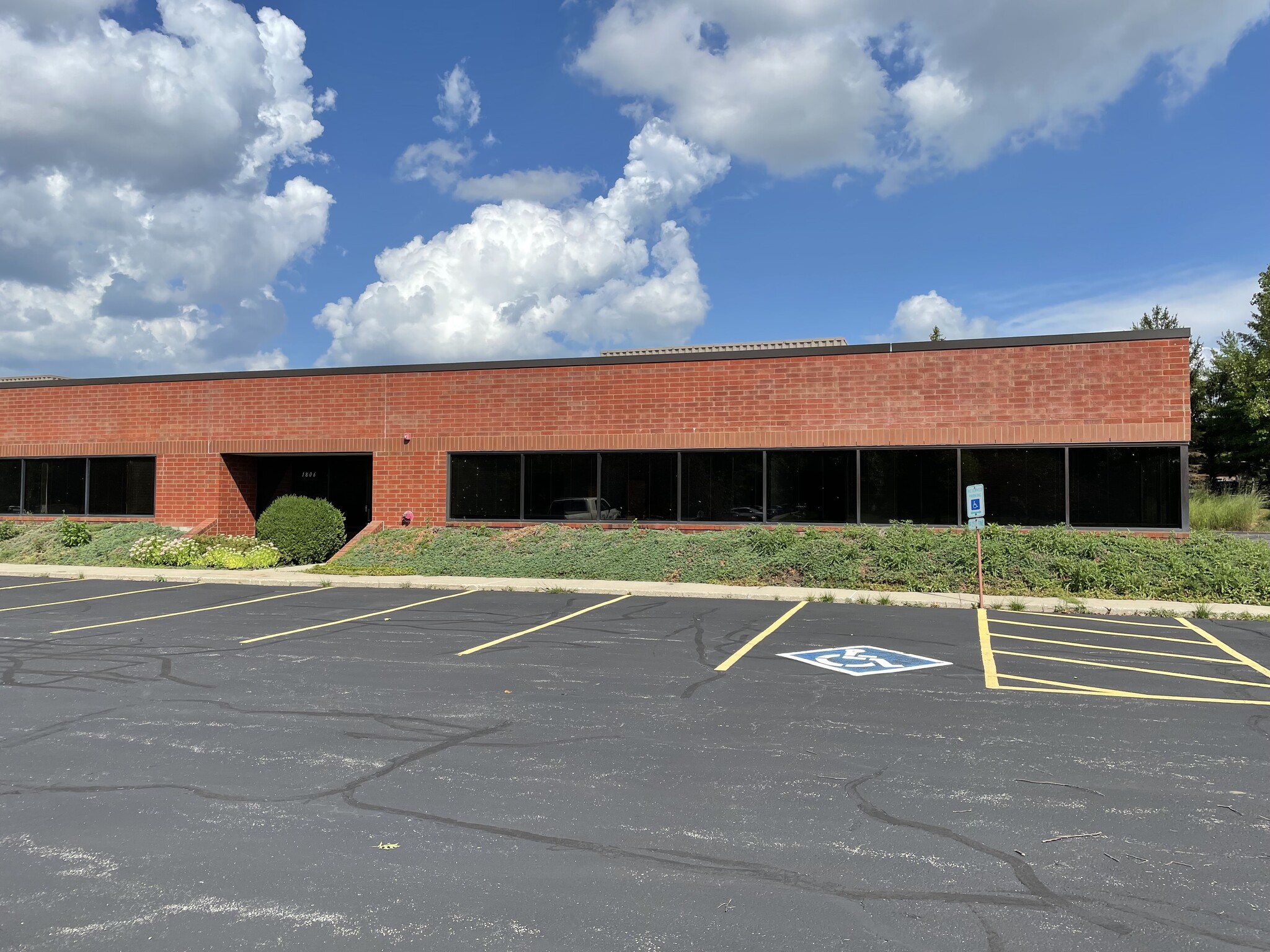 1806 Fox Dr, Champaign, IL for sale Building Photo- Image 1 of 1