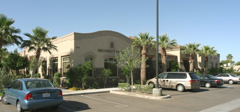 2152 S Vineyard Ave, Mesa, AZ à louer - Photo du bâtiment - Image 2 de 14