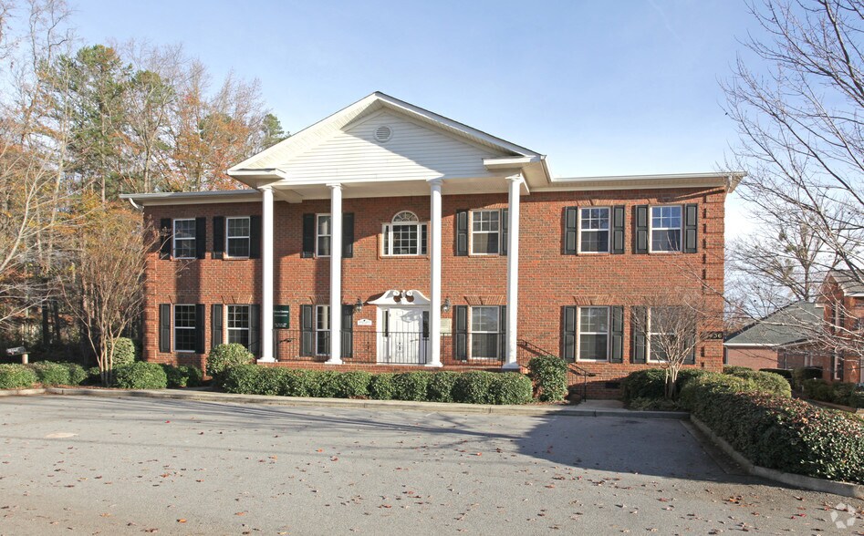 7436 Forest Ct, Irmo, SC à vendre - Photo du bâtiment - Image 2 de 3