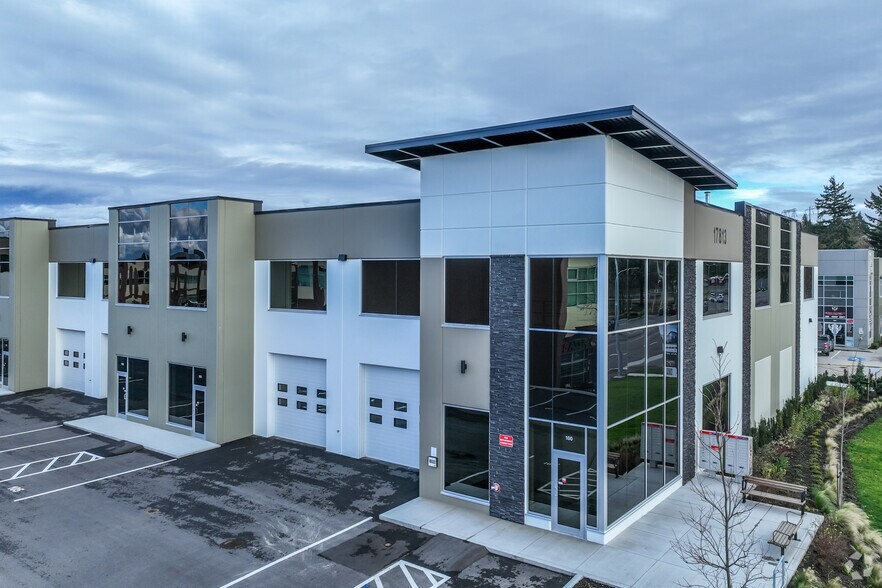 17813 64 Av, Surrey, BC à vendre - Photo du bâtiment - Image 1 de 5