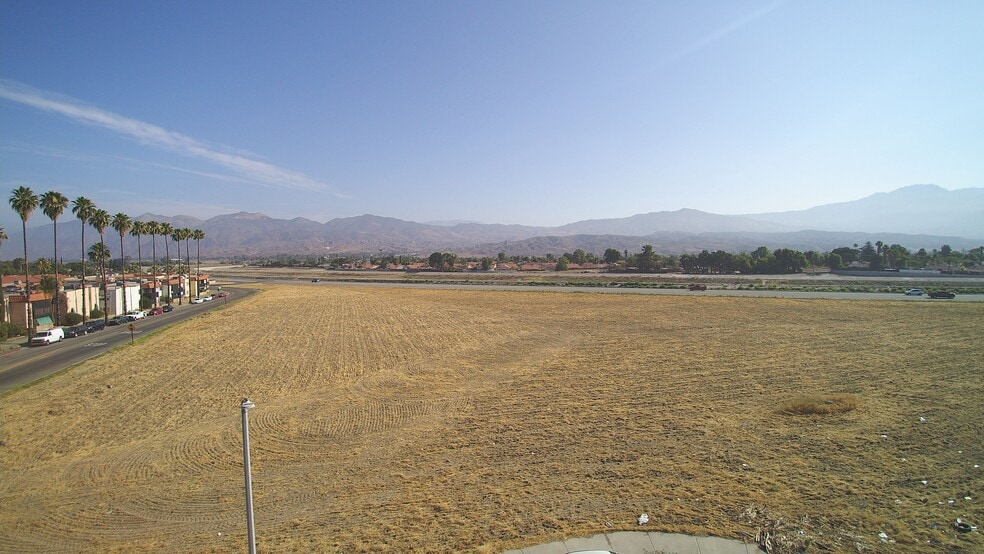 New Chicago Ave, Hemet, CA à vendre - Photo du bâtiment - Image 3 de 12